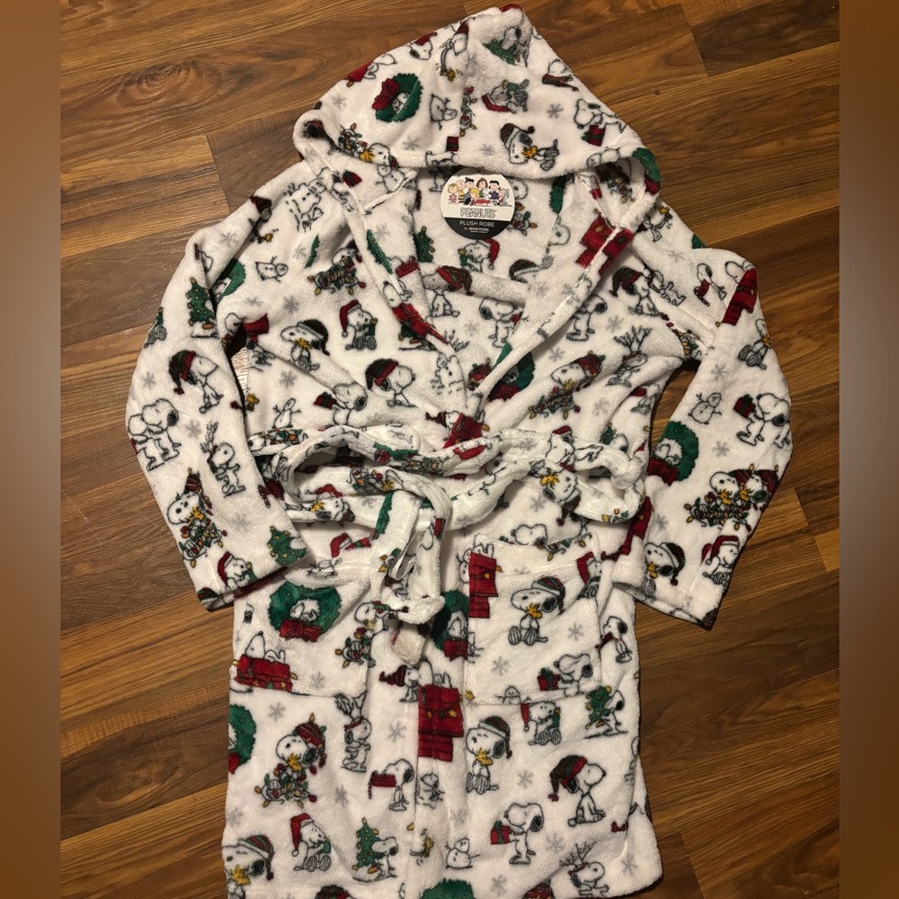 Snoopy Christmas robe size small / medium